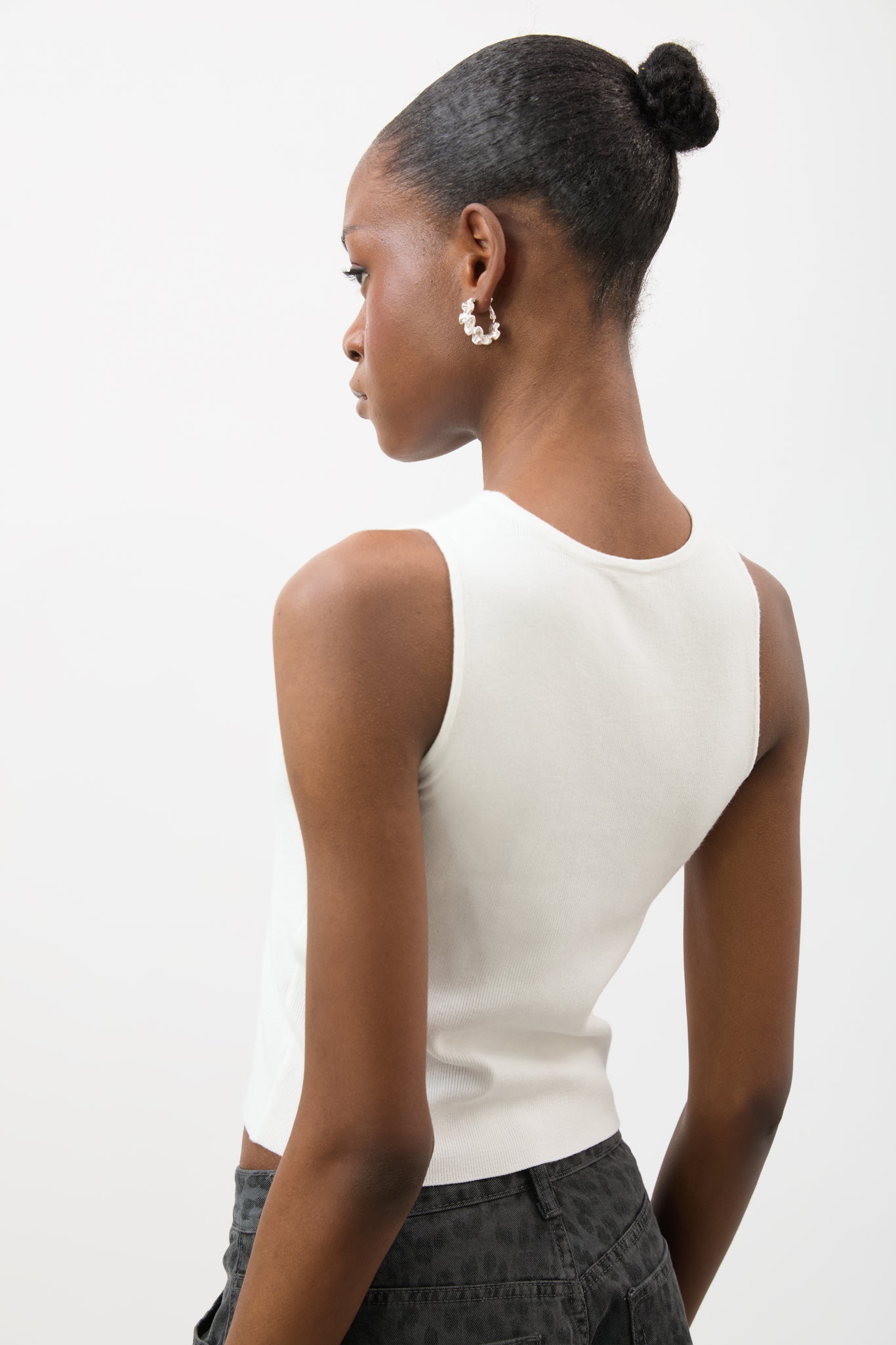 White asymmetric neckline knit tank_2