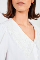 White embroidered collar short sleeved blouse_3