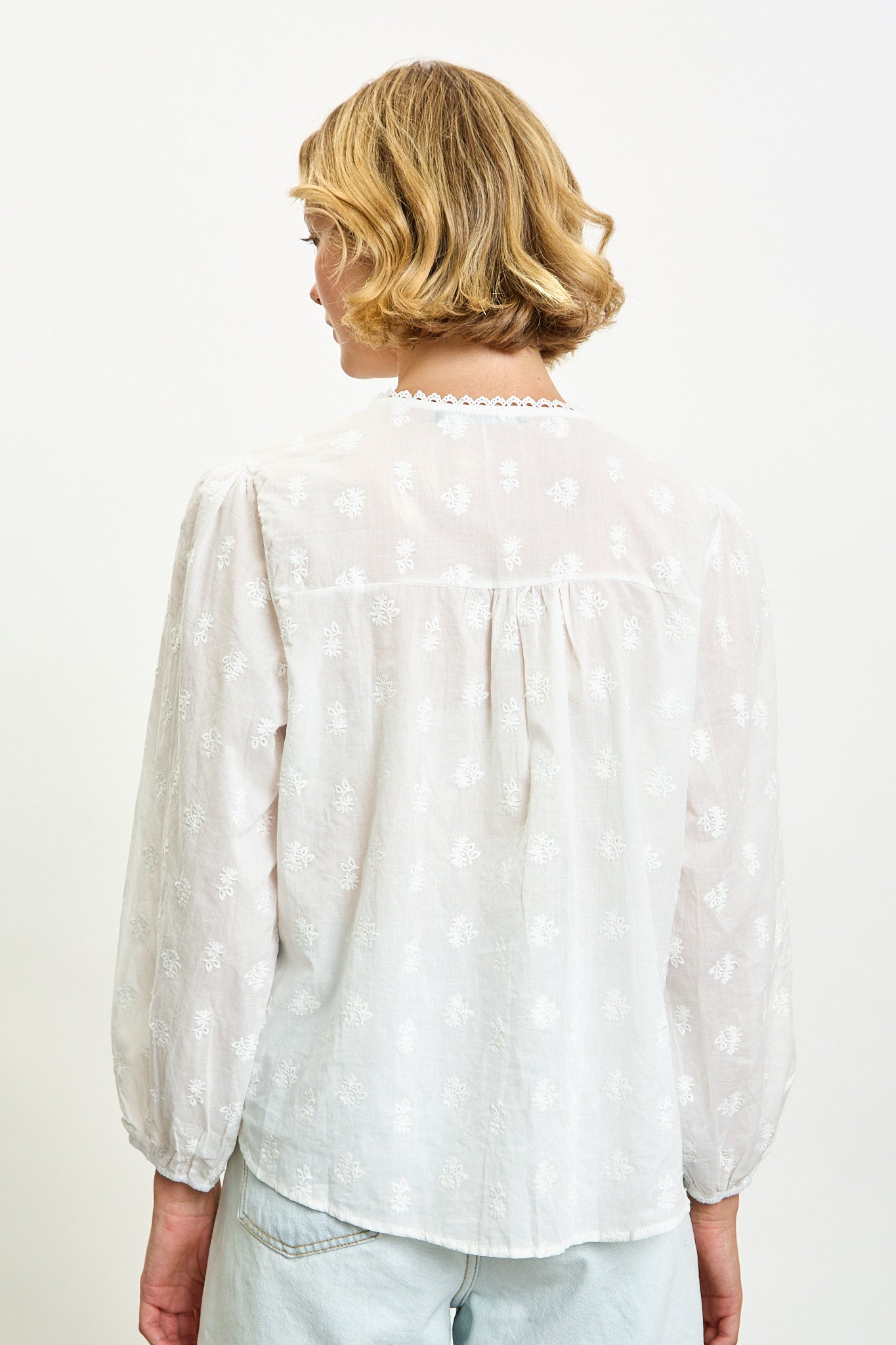 White embroidered flower round neck blouse_2