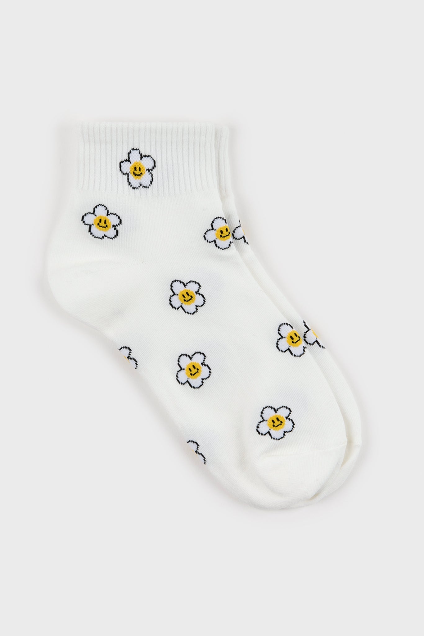 White flower smiley face short socks_3