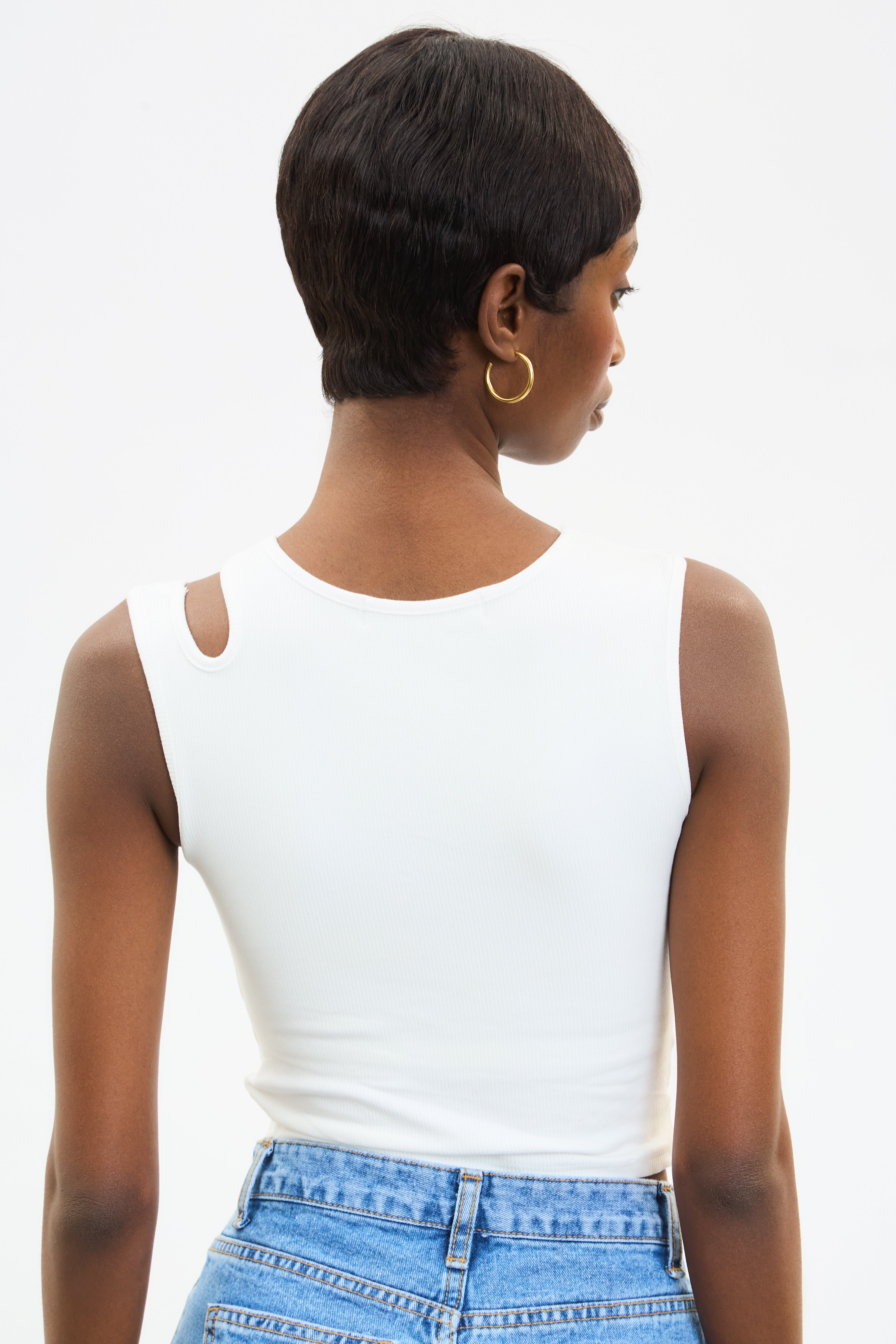 White peek shoulder tank top_2