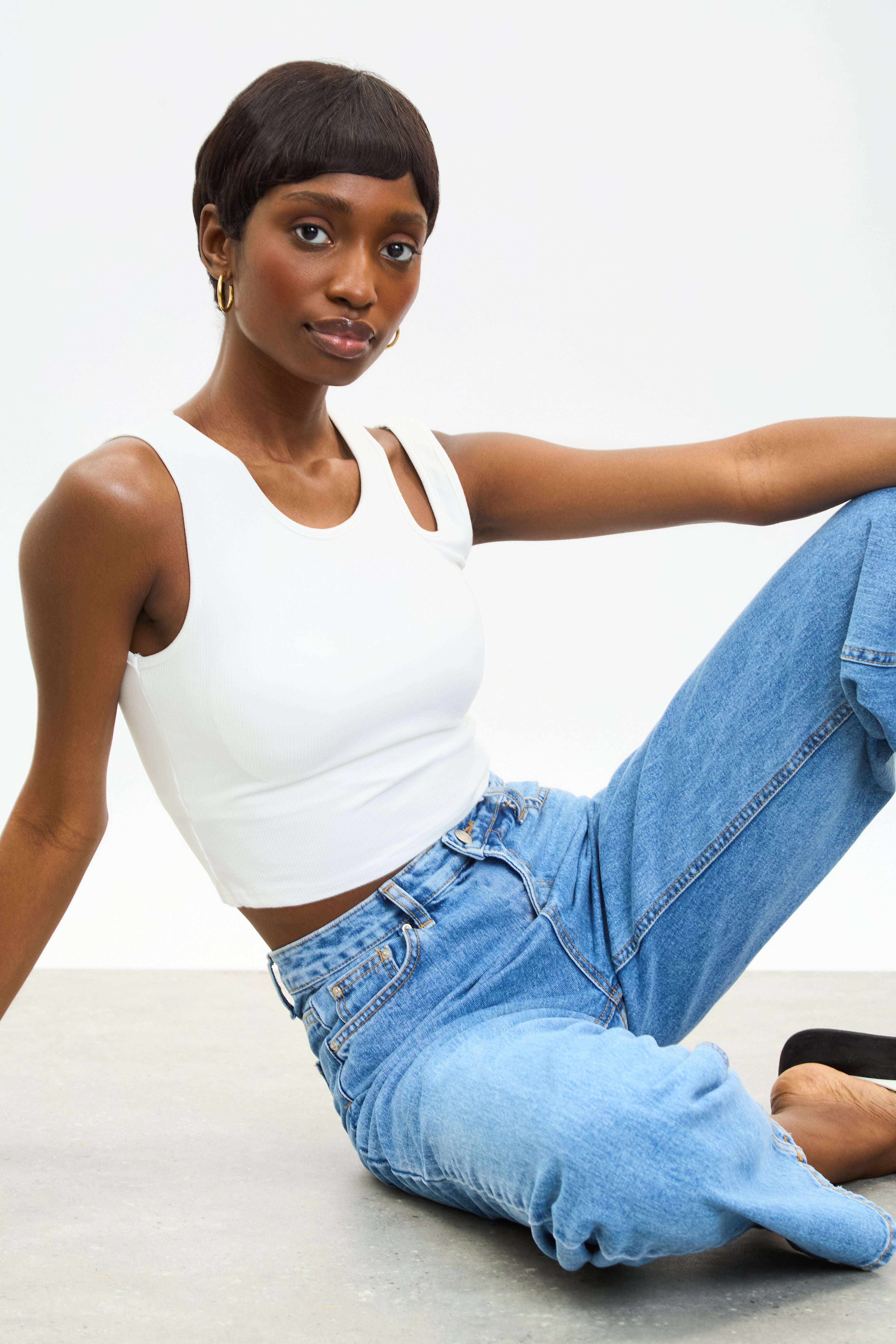 White peek shoulder tank top_5