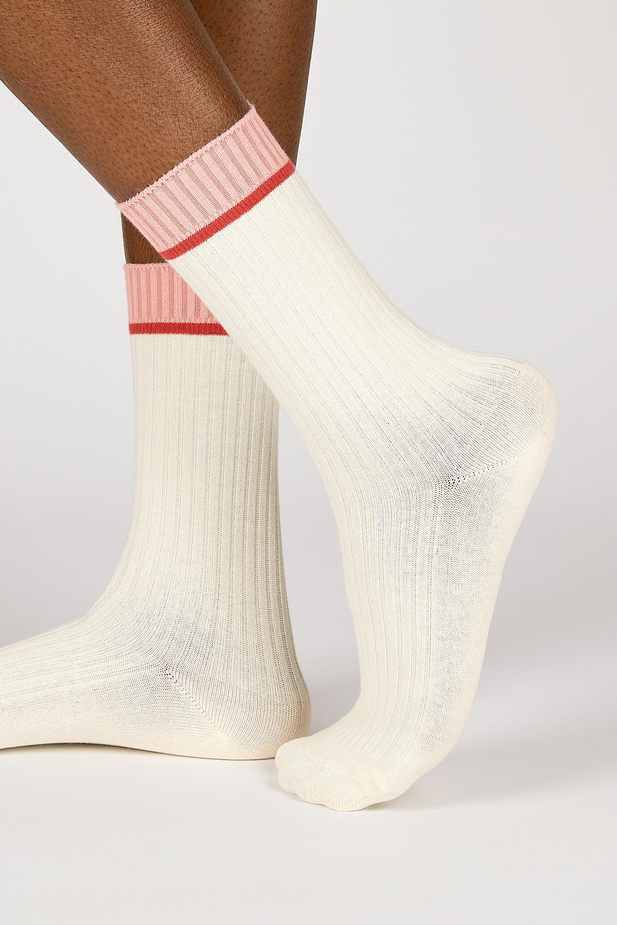 White red and pink colorblock ribbed socks_4