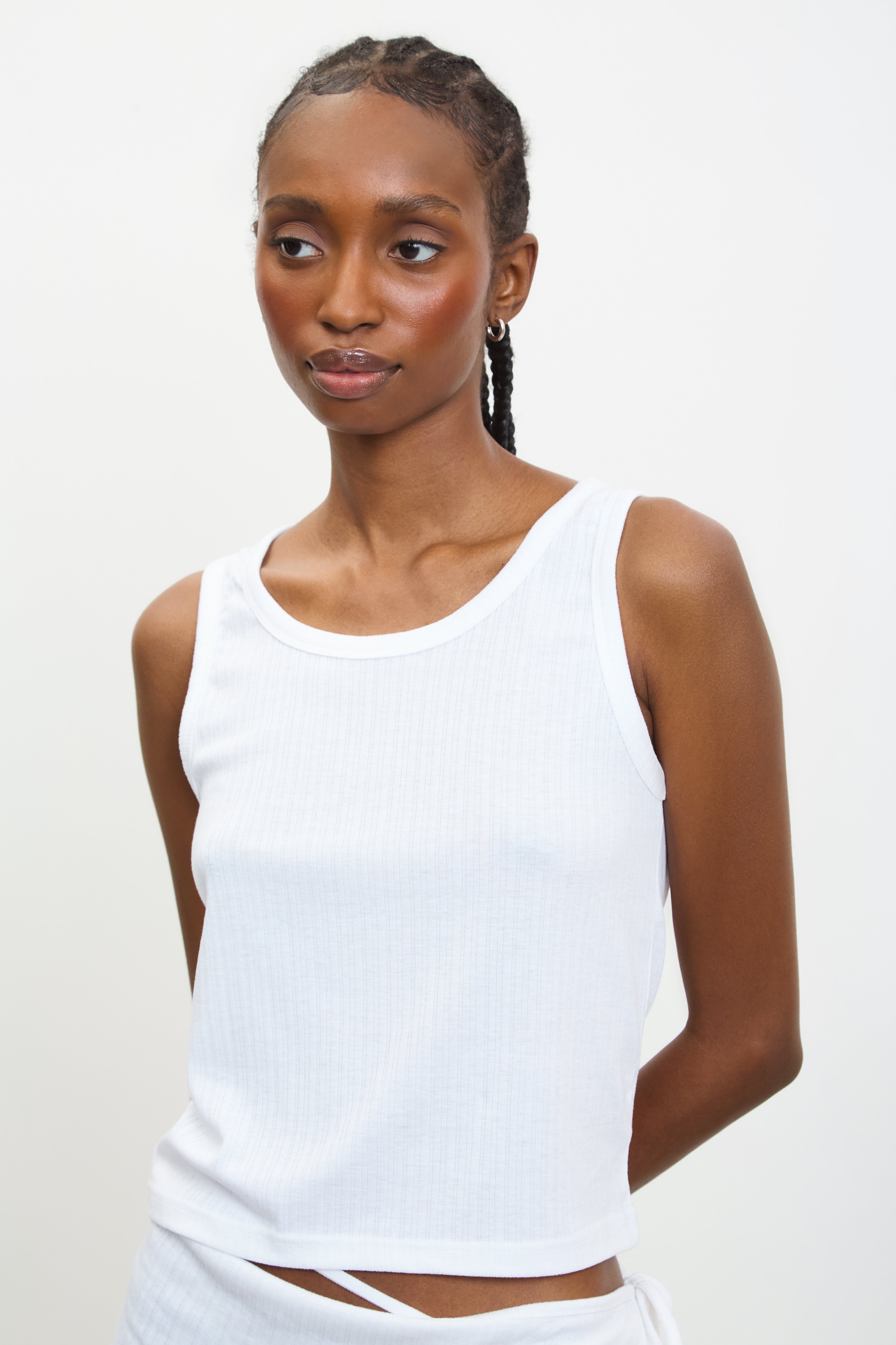 White ribbed scoop neck tank_1
