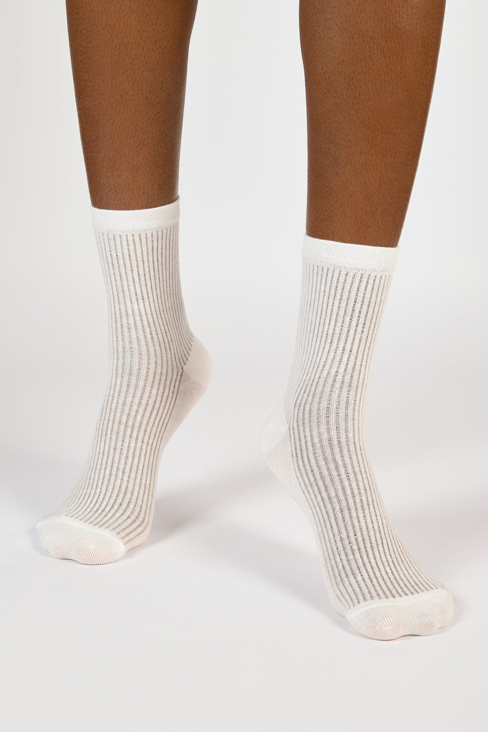 White semi sheer ribbed socks_2