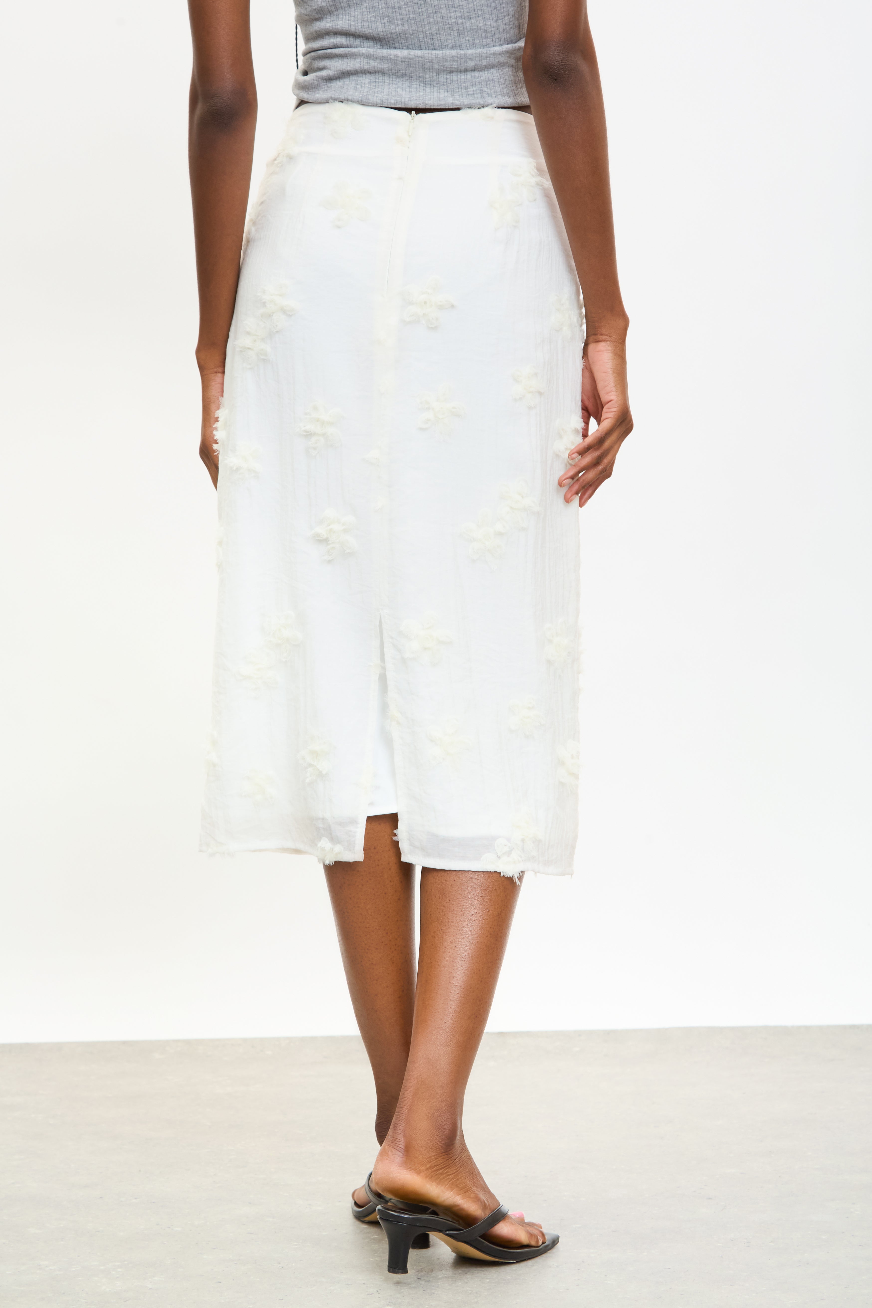 White textured floral skirt_2