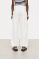 White nylon blend smart balloon leg trousers_2
