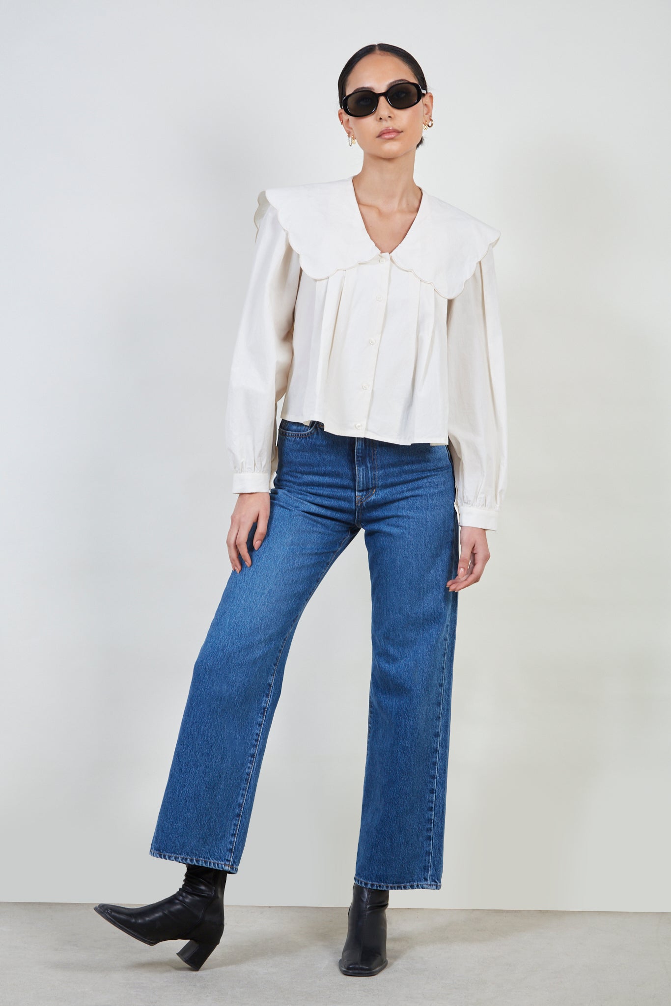 White scalloped giant collar shirt