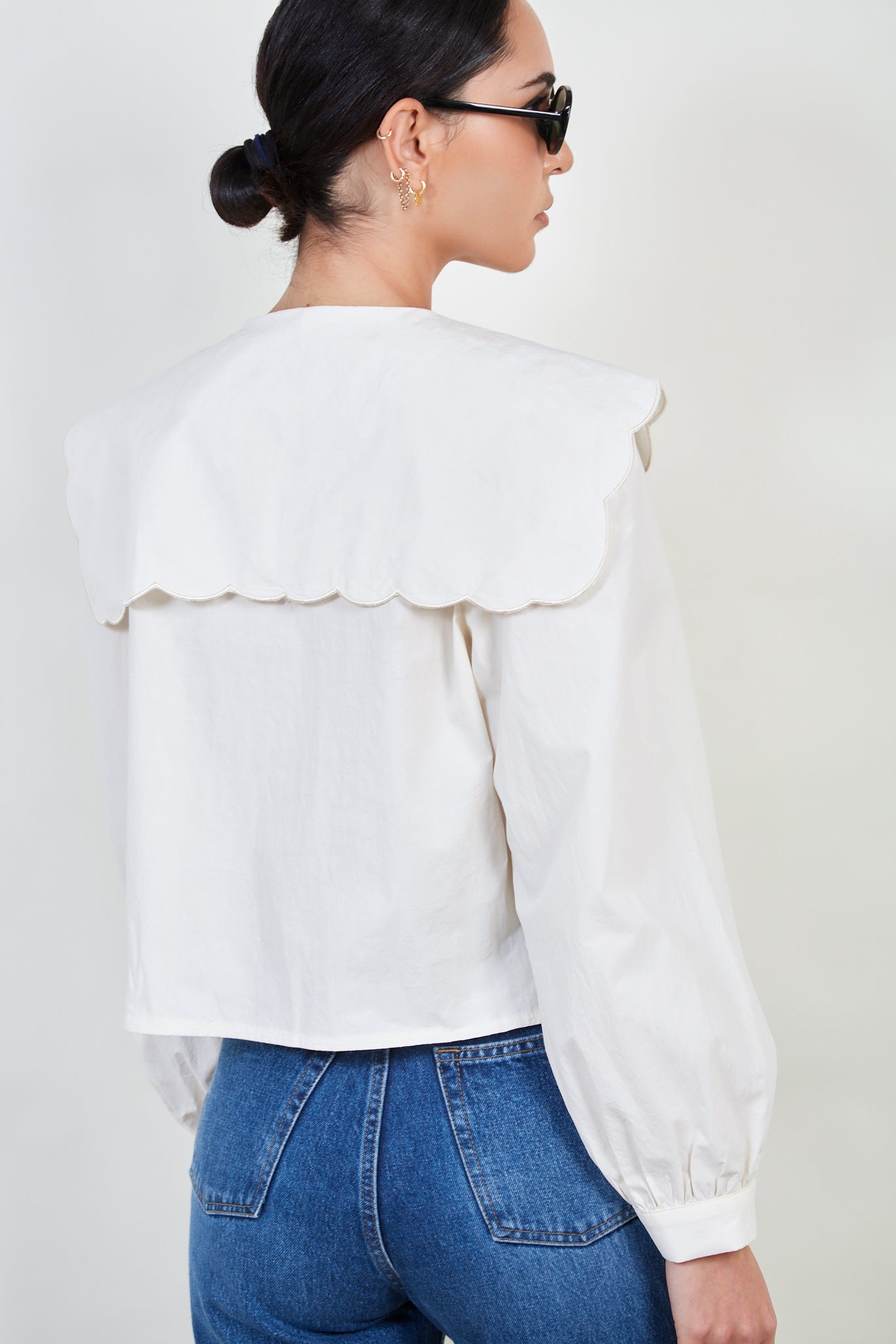 White scalloped giant collar shirt