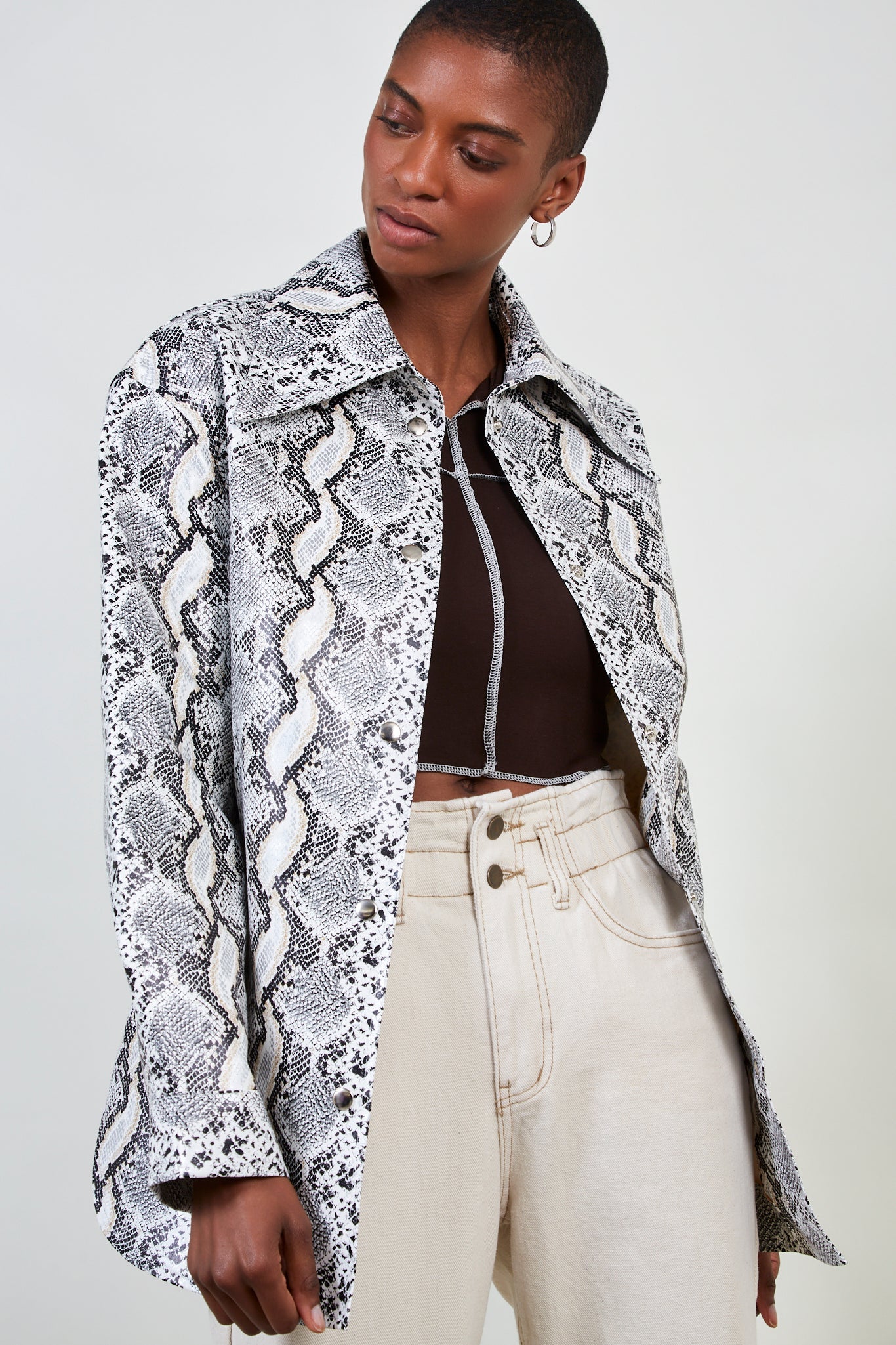 White vegan snake skin jacket_3