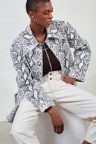 White vegan snake skin jacket_7