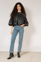 Black button back cropped blouse_4