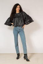 Black button back cropped blouse_7