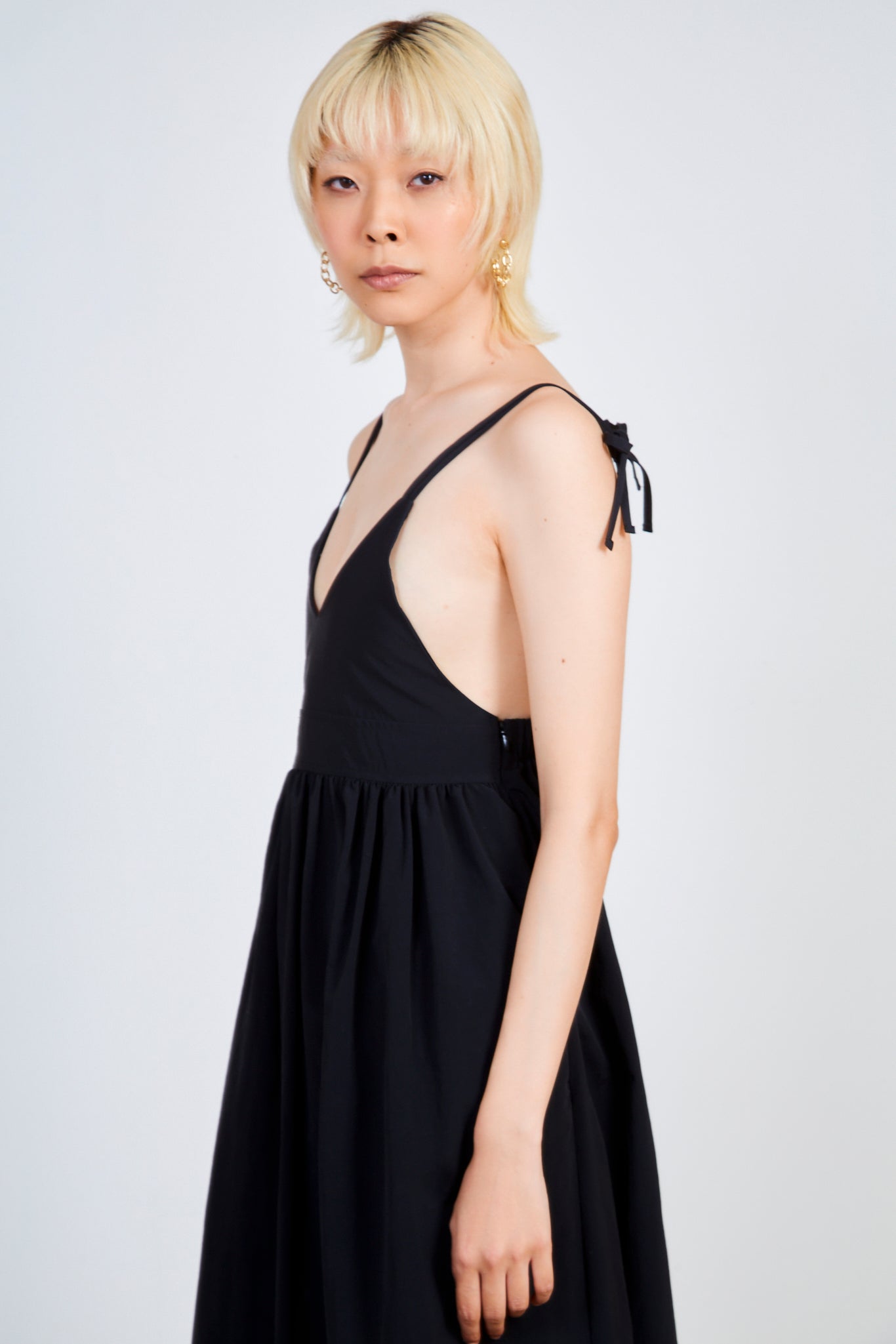 Black plunging back tie strap dress_3