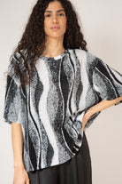 Grey and black abstract print short sleeved top_1