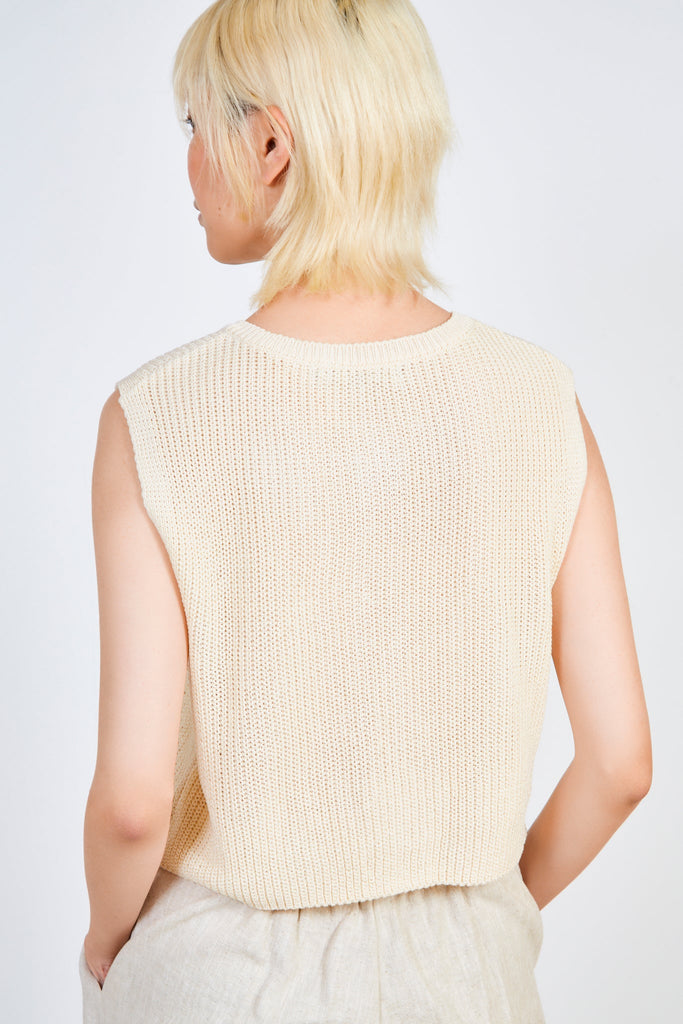 Ivory round neck zip knit vest_2