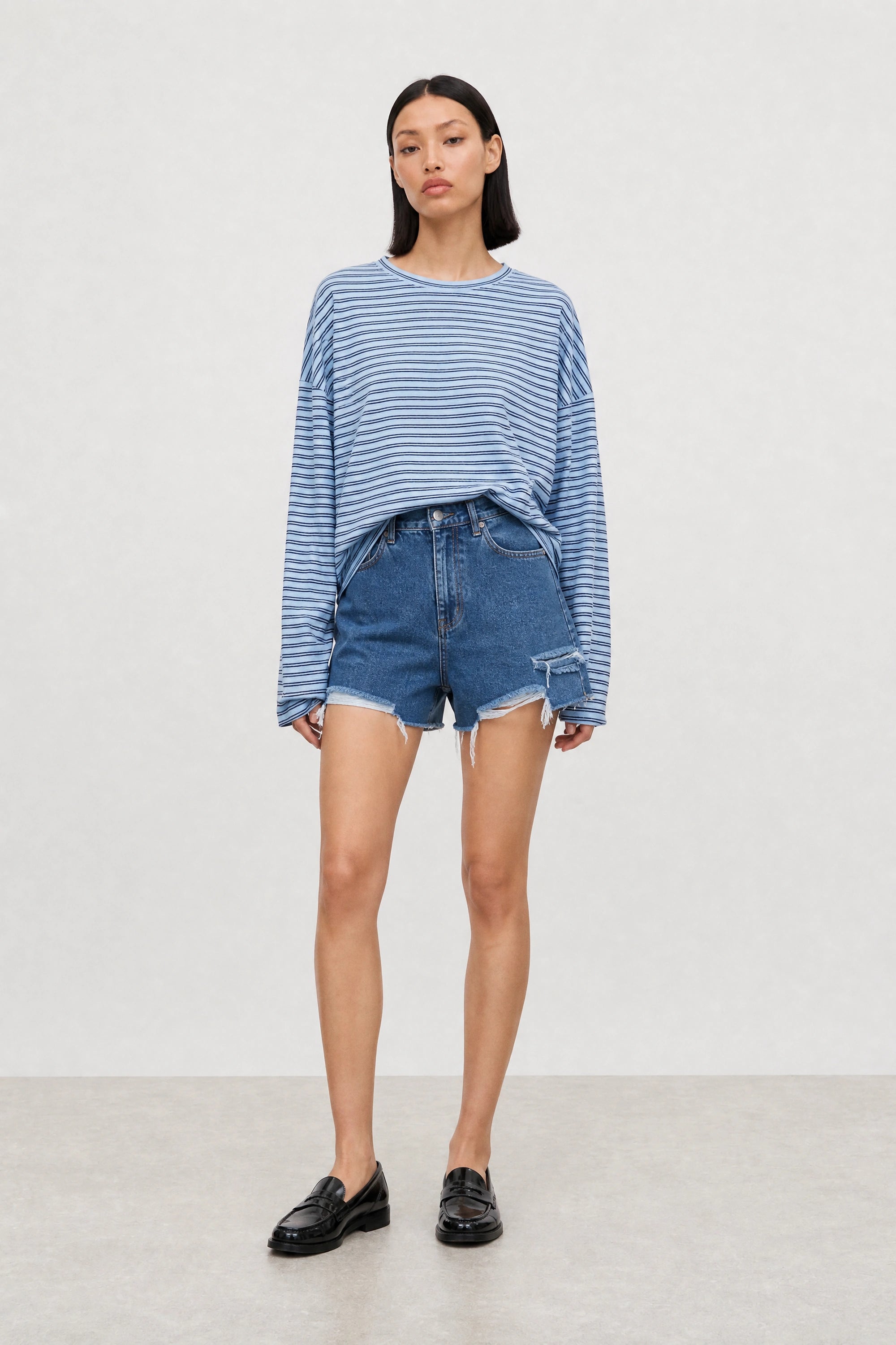 Light blue and navy horizontal double stripe long sleeve tee_4