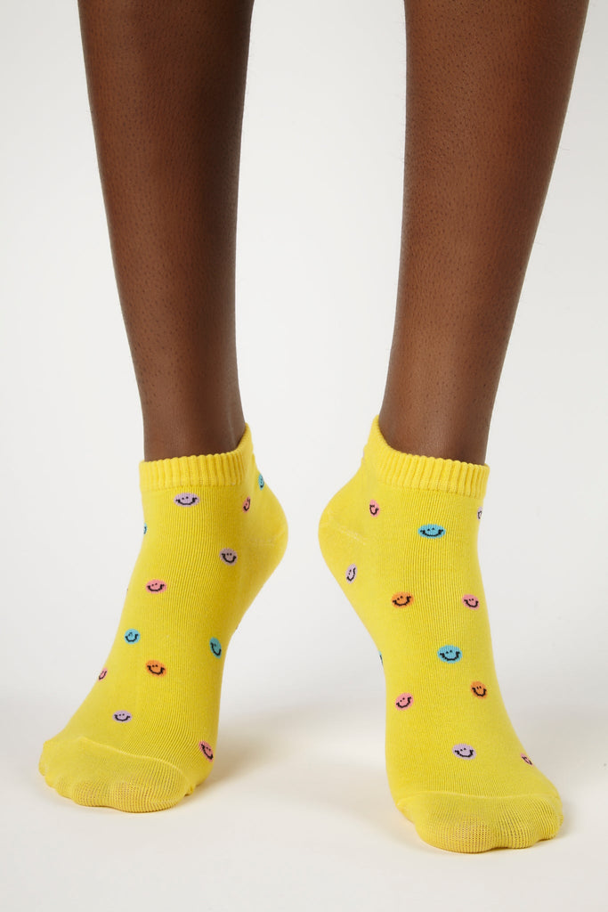 Yellow tiny smiley face ankle socks_4